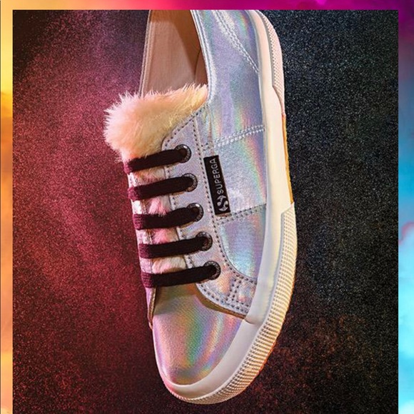 superga hologram